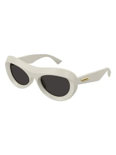 Bottega Veneta Beveled Acetate Round Sunglasses In White