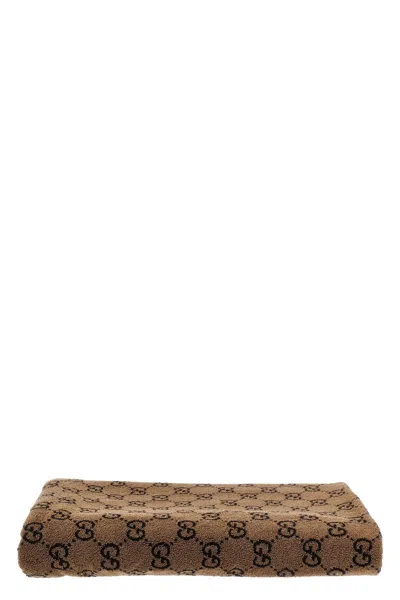 Gucci Gg Supreme Cotton Beach Towel In Cream