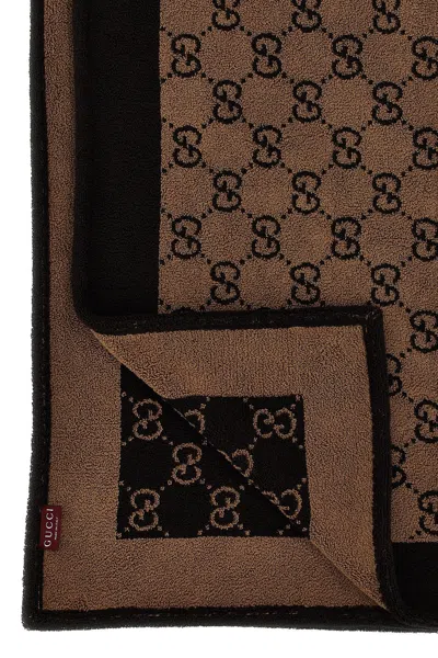 Gucci Gg Supreme Cotton Beach Towel In Cream