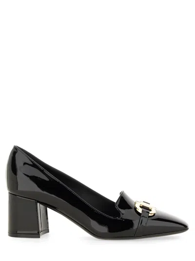 Shop Ferragamo Dècolleté Gancini In Black