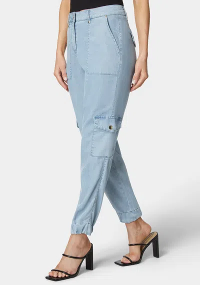 Bebe Natural Waist Utilitarian Tencel Jogger Pant In Light Blue Wash
