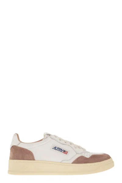 Autry Medalist Low Sneakers In White,brown