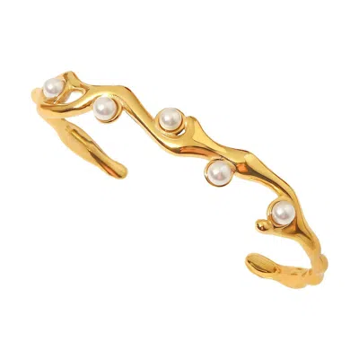 Akalia Waterproof Diane 18k Gold Plated Stainless Steel Pearl Bracelet In Gold