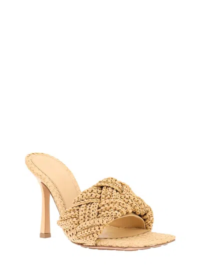 Bottega Veneta Lido 90 Raffia Intrecciato Mule In Beige O Tan