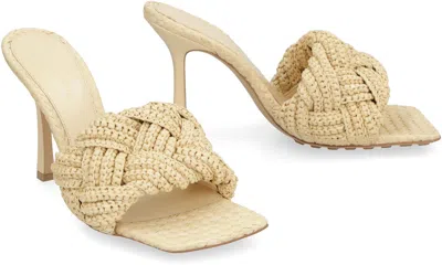 Bottega Veneta Lido 90 Raffia Intrecciato Mule In Beige O Tan