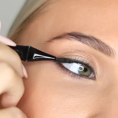 Kevyn Aucoin Angled Eyeliner Brush In Default Title