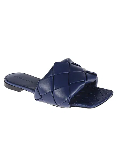 Bottega Veneta The Lido Intrecciato Leather Sandal In Blue