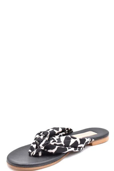 Shop Avec Modération Avec Moderation Flip-flops In Black