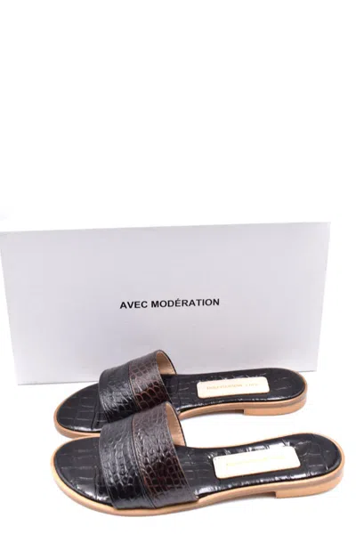 Avec Modération Avec Moderation Sandals In Black