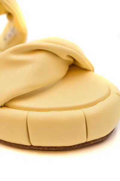 Themoirè Sandalias - Crema In Beige