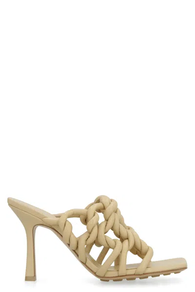 Bottega Veneta Stretch 90 Twist Leather Mules In Beige