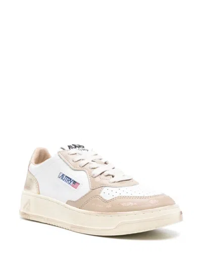 Autry Medalist Low Super Vintage Sneakers