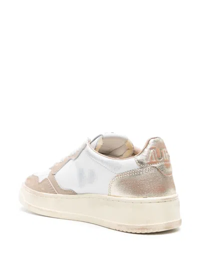 Autry Medalist Low Super Vintage Sneakers