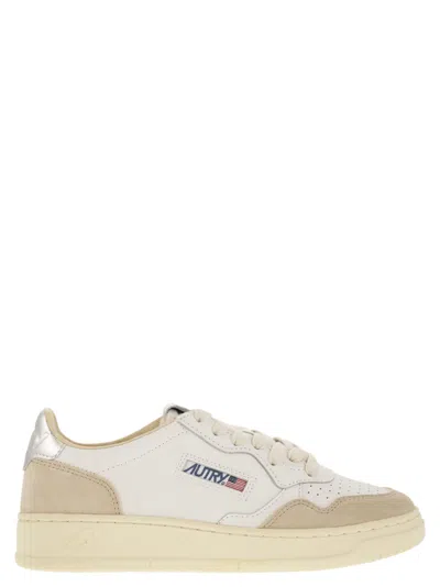 AUTRY AUTRY MEDALIST LOW LEATHER SNEAKERS 