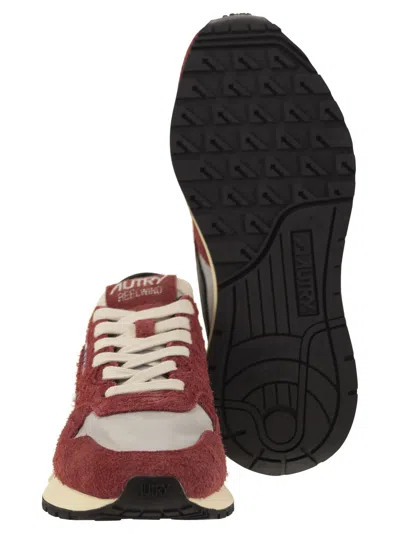 Autry Reelwind Low-cut Sneakers In Red
