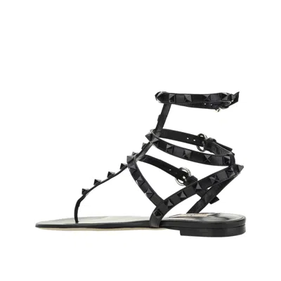 Valentino Garavani  Garavani Rockstud Flip Flop Sandlas In Black