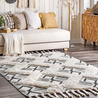 Nuloom Yara Shaggy Helix Diamonds Area Rug