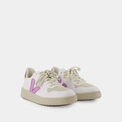 Veja V10 Womens Comfort Insole Faux Leather Running & Training Shoes In White