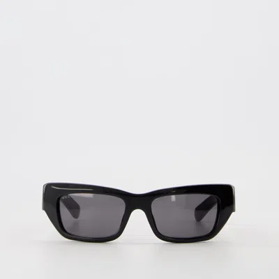 Shop Gucci Sunglasses In Black