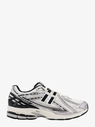 New Balance Sneaker 1906rer Silver Metallic/black/sea Salt In White