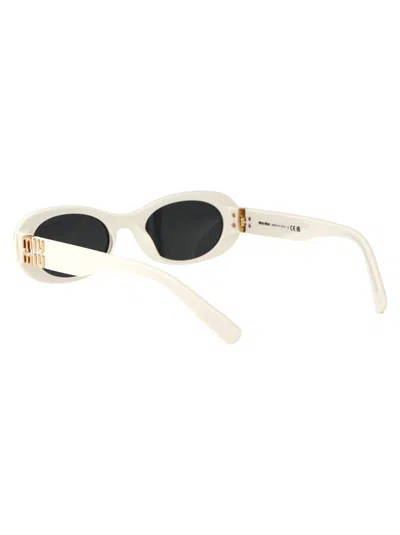Miu Miu 0mu 06zs Sunglasses In 1425s0 White Ivory