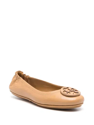 Shop Tory Burch Minnie Travel Leather Ballets In Beige