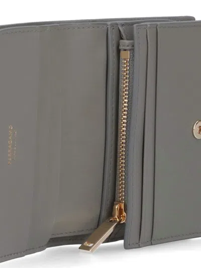 Ferragamo Hug Leather Wallet In Grey