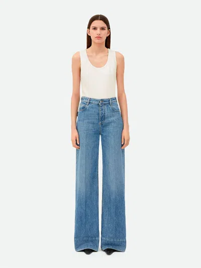 Bottega Veneta Jeans In Cotone Con Patch Posteriore In Pelle In Blue