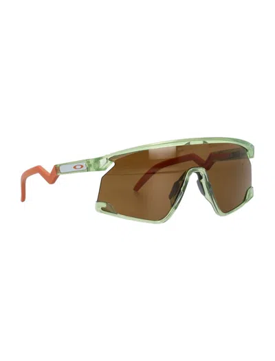 Shop Oakley Bxtr In Trans Fern