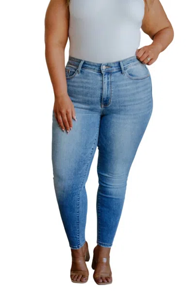 Judy Blue High Waist Tummy Control Classic Skinny Jean In Medium Wash In Blue