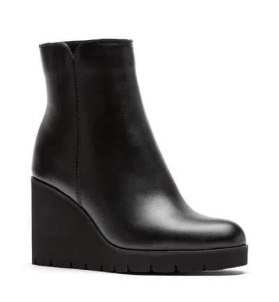 La Canadienne Go Leather Wedge Ankle Booties In Black