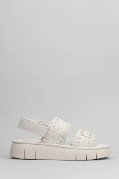 Mou Bounce Suede Flatform Sandals In Grey