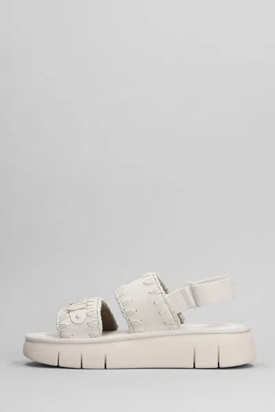 Mou Bounce Suede Flatform Sandals In Grey