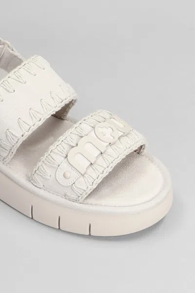 Mou Bounce Suede Flatform Sandals In Grey