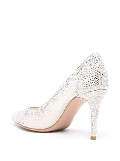 Shop Gianvito Rossi Pumps In Pralinenud