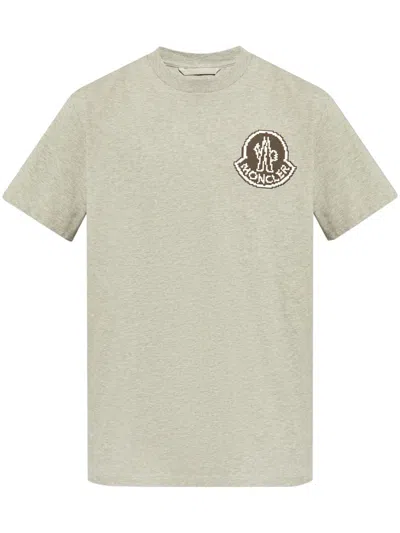 Shop Moncler Logo-print Cotton T-shirt In Light Grey