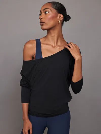 Carbon38 Long Sleeve Off Shoulder Tee In Black