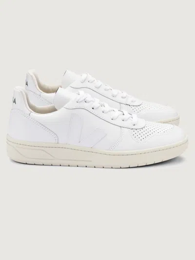 Shop Veja V-10 In Extra-white