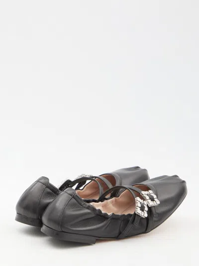 Roger Vivier Shoes In Black