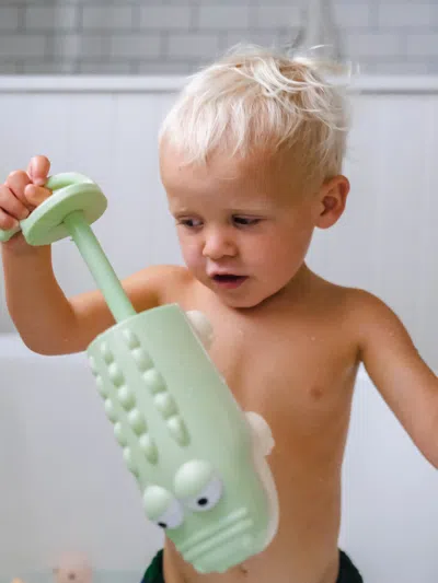 Sunnylife Kids Crocodile Water Squirters Crocodile In Green