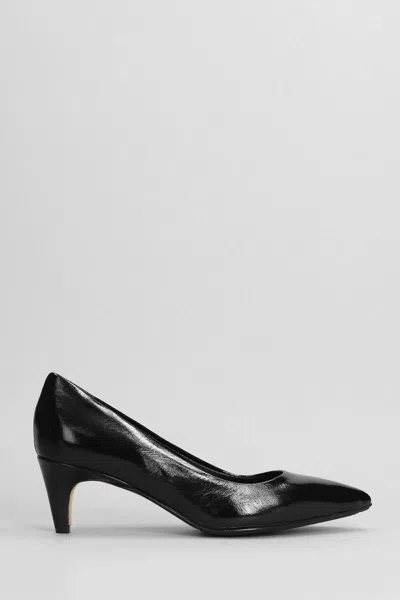 Shop L Arianna Pumps In Black