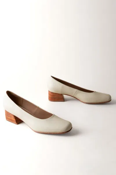 Huma Blanco Luisa Pump In Bone