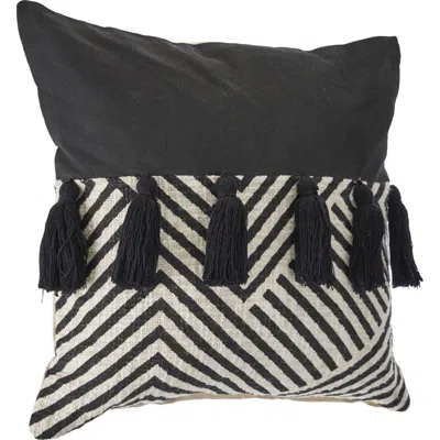 Homezia 20" X 20" Black And White 100% Cotton Chevron Zippered Pillow