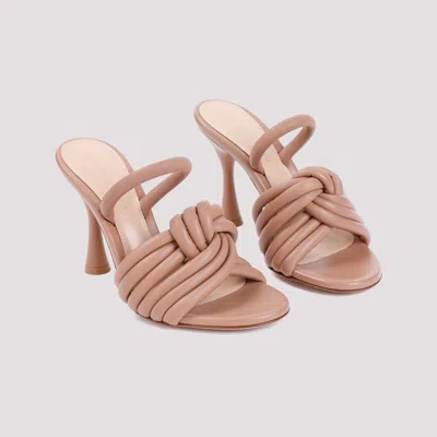 Gianvito Rossi Ottavia 95 Knotted Leather Slingback Sandals In Beige