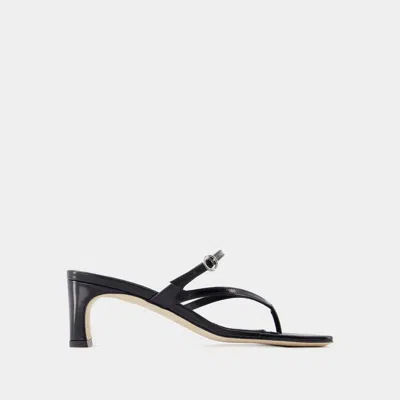 Aeyde Giselle Leather Sandals In Black