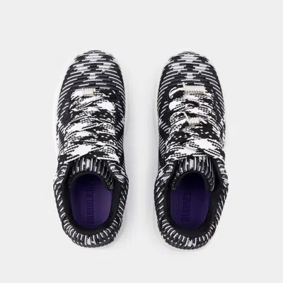 Burberry Check-patterned Low-top Sneakers In Black