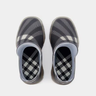 Burberry Marsh Check Rubber Rain Booties In Black