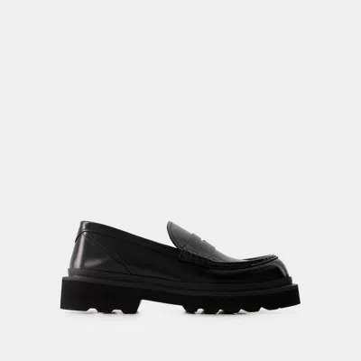 Dolce & Gabbana Classic Italian Leather Mocassins With Penny Slot Detail | Fw23 In Black