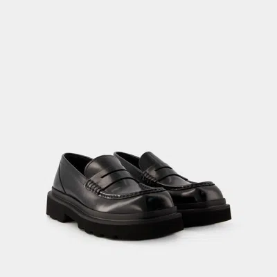 Dolce & Gabbana Classic Italian Leather Mocassins With Penny Slot Detail | Fw23 In Black