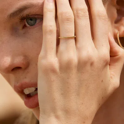 Astrid &amp; Miyu Ridged Band Ring In Solid Gold